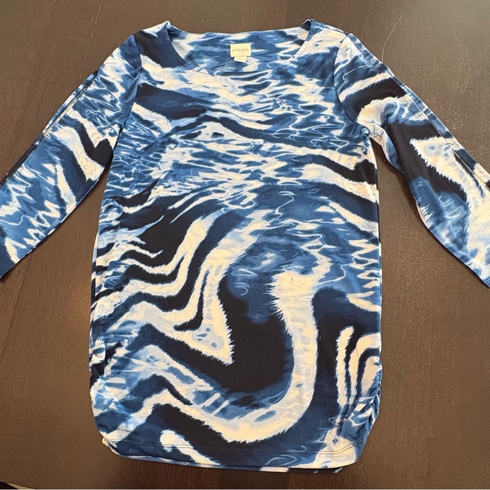 Chico's Blue and White Abstract Boat Neck Top Size 0